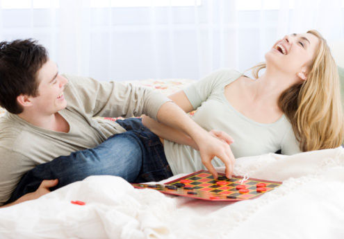 怎样哄女孩子开心 哄女孩子开心的甜言蜜语