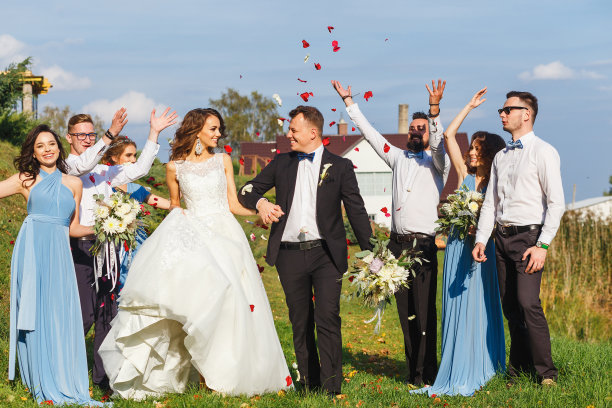 怎么样哄女孩子开心的话 怎么哄女孩子开心