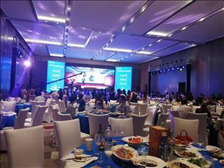 年会必唱歌曲排行 适合公司年会唱的歌