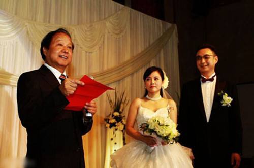 父亲在儿子婚礼上的致辞 新郎爸爸婚礼致辞感人