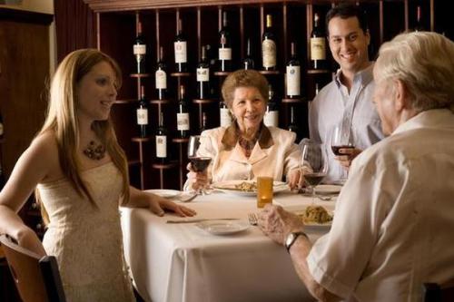 女方家长给女婿见面礼 父母一般问准女婿什么