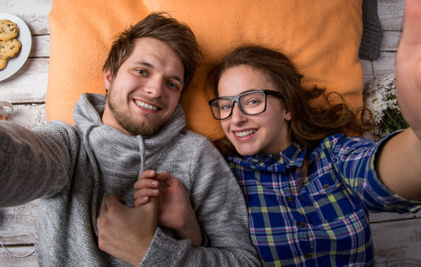 适合情侣一起玩的游戏 适合情侣玩的游戏