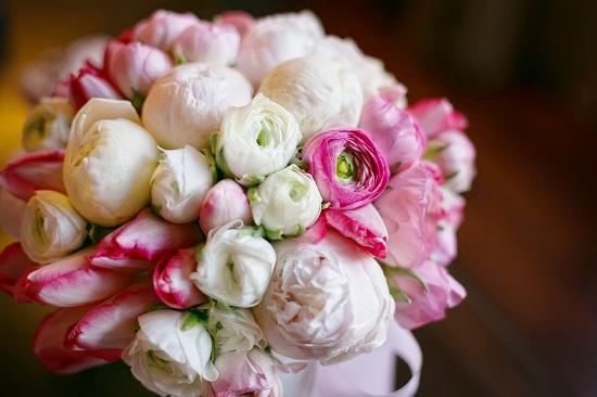 鲜花手捧花束图片