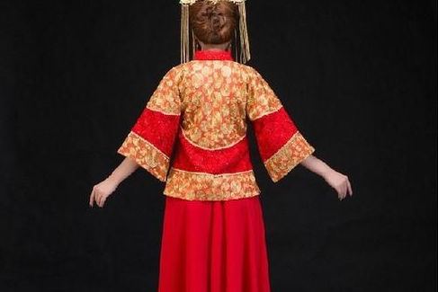 红色嫁衣的句子 描写红色嫁衣的句子