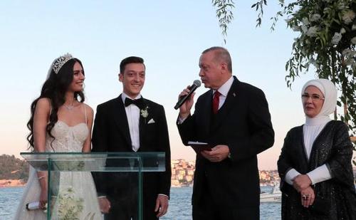 最新证婚人致辞 元旦证婚人致辞