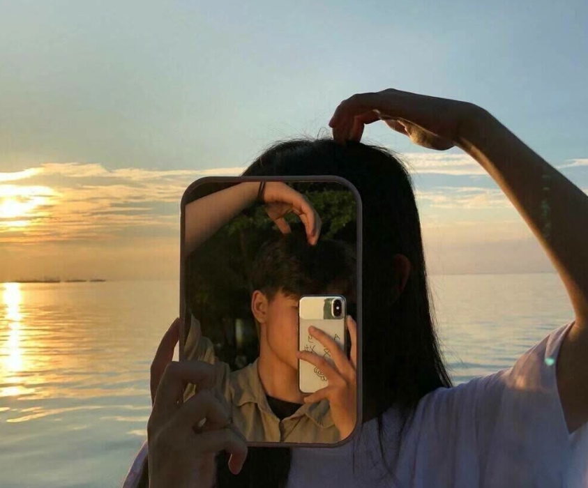 不明显的情侣网名