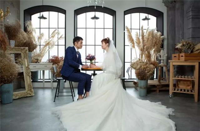 祝朋友结婚的朋友圈怎么发,好友结婚怎么发朋友圈不俗气