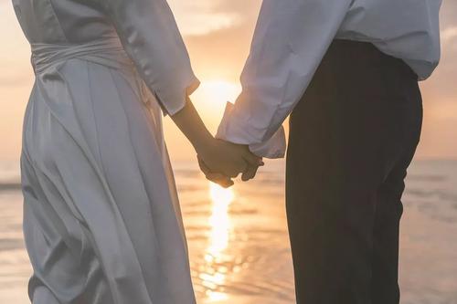 和男朋友吵架他不理我该怎么办