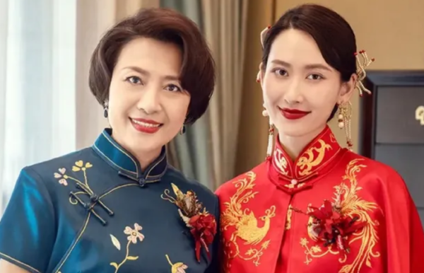 冬天婚礼婆婆穿的高档礼服