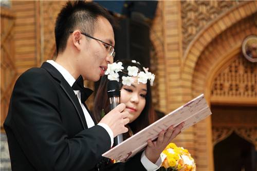 新郎婚礼上的致辞 婚礼现场新郎致辞幽默风趣