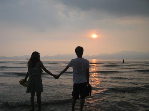 相亲后男的敷衍的表现