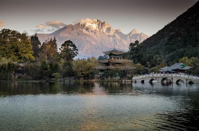 出去玩晒朋友圈短句幽默