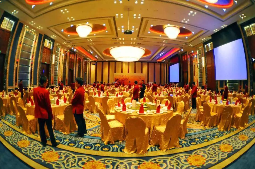 适合在婚礼上播放的歌曲 适合婚礼现场的歌曲