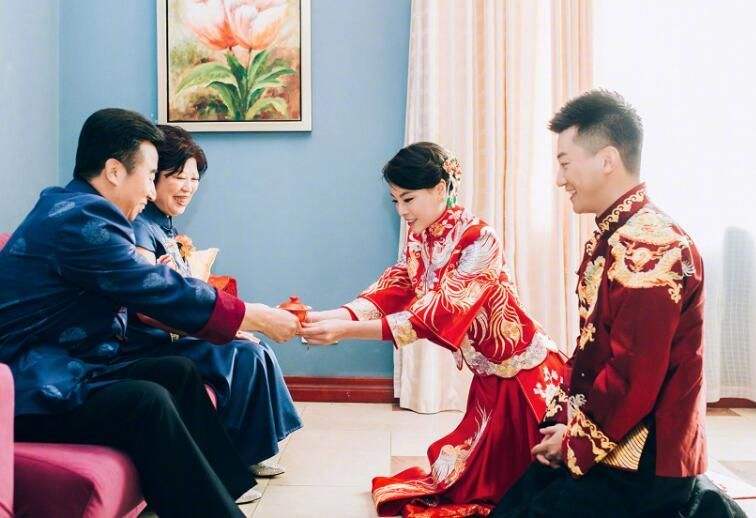 结婚妈妈装穿什么好看冬季