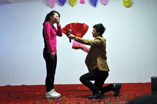 朋友求婚帮忙录一段话创意版 朋友求婚帮忙录话台词