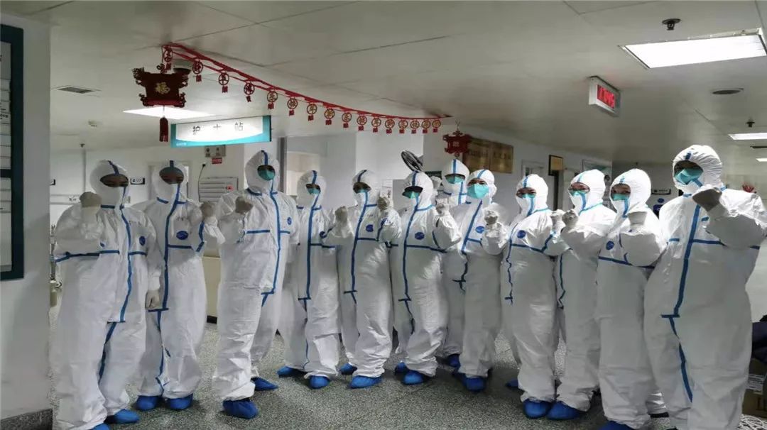 战疫情口号八个字左右