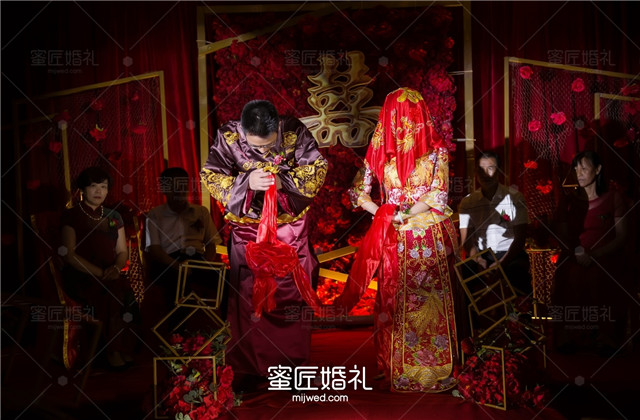 拍婚纱照外景的价格是多少