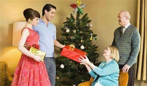  新娘冬天穿敬酒服太冷怎么办