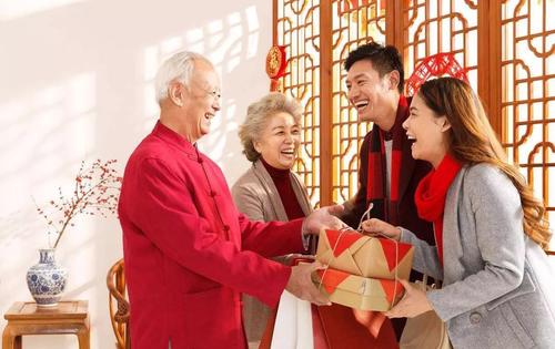 第一次去男朋友家带什么礼物比较好 女生第一次上门带什么礼物