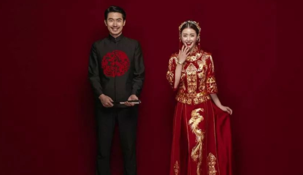 婚礼敬酒服一般穿什么图片