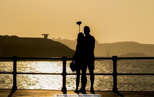 20年结婚纪念日发朋友圈怎么写 结婚二十年感言一句话