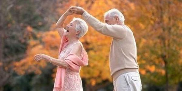 结婚6周年纪念日短语 结婚六周年纪念日简短说说