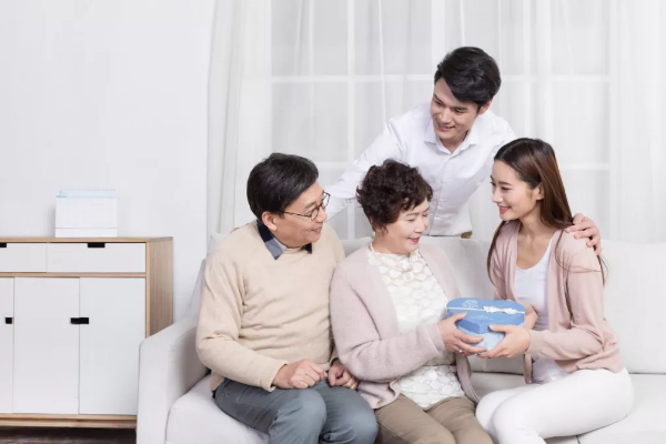 亲家第一次见面送什么礼物好