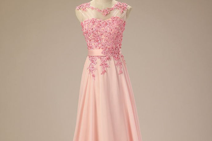 女儿结婚妈妈穿什么颜色衣服好