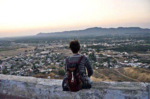 又要离开家的心情短语