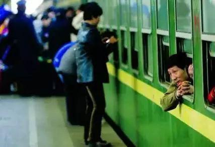 离开家乡不舍的朋友圈 一句话表达离家的伤感