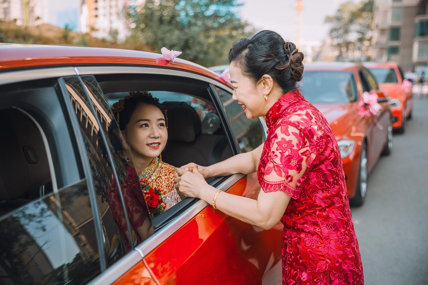 最开始要确认的就是婚车数量,这个比较简单,计算好接亲和送亲的人数