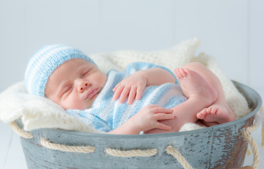 晒宝贝幽默一句话 简短搞笑幽默晒娃的句子