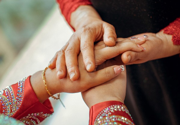 儿子结婚父亲母亲穿什么服装 婚礼妈妈穿什么衣服好