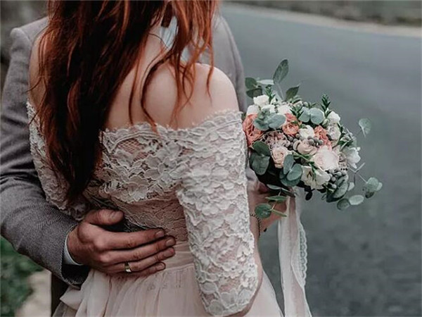 结婚三套衣服的流程 婚礼三套衣服一般顺序