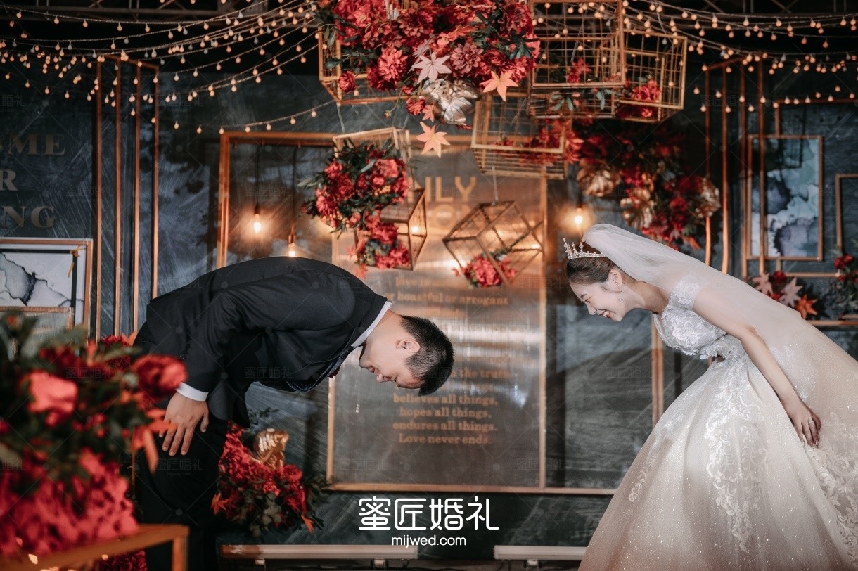 竹溪婚礼主持人一场价格