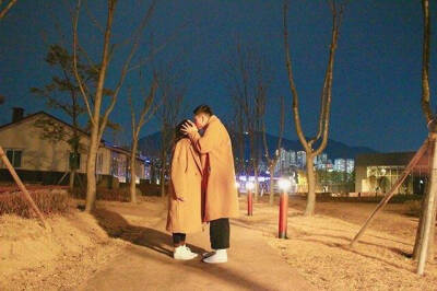 男生对你有好感的5暗示