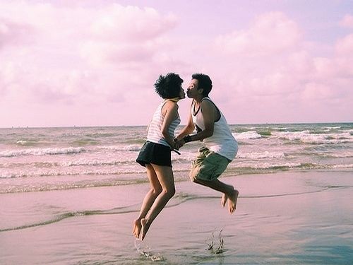 男生对你有好感的5暗示