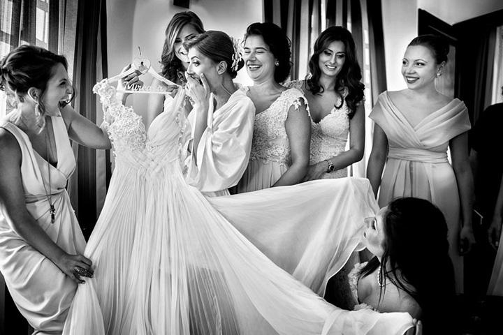 娄底婚礼跟拍师一般多少钱一天 娄底请婚礼跟拍大概要多少钱