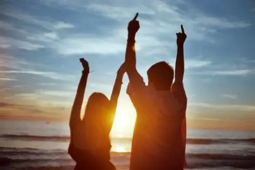 对一个人有好感的表现