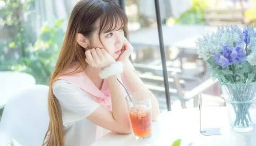 怎么夸一个女孩子漂亮又有内涵