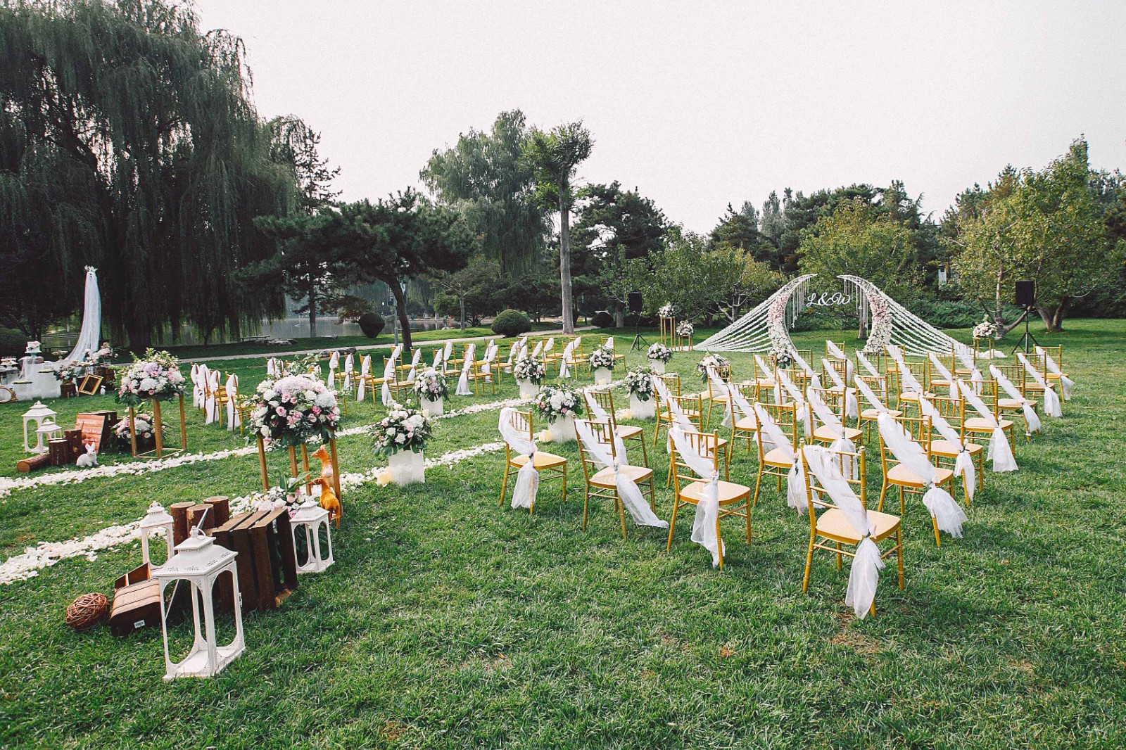 适合草坪婚礼唱的歌 适合草坪婚礼有哪些歌曲