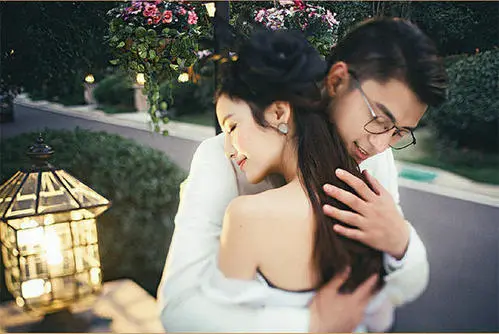 女朋友生气了怎么哄开心的话 女朋友生气了怎么安慰的句子