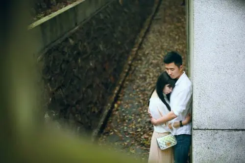 女生生气了怎么哄女生开心 女友生气了哄女友开心的话