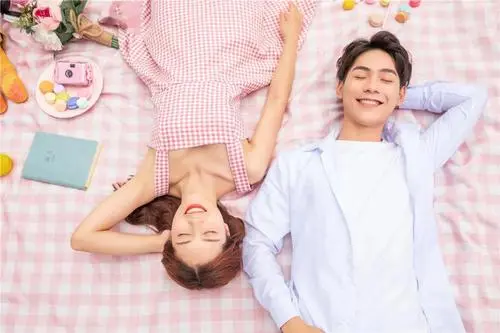 女朋友生理期怎么哄她开心