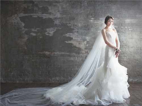 婚纱礼服