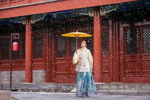 穿古装发朋友圈写什么