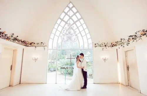 婚纱有几种颜色 婚纱颜色代表的意义