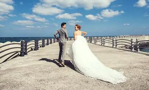 婚纱有几种颜色