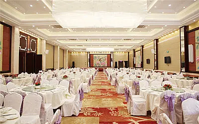 酒店办婚宴吃几顿