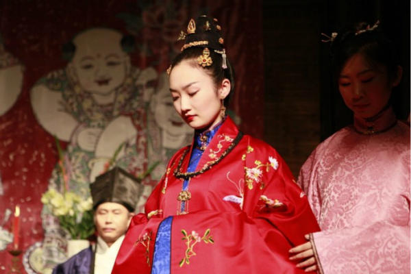 长沙结婚需要的礼服有哪些 长沙结婚要多少套衣服